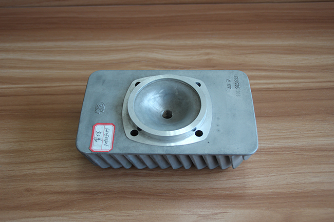 發(fā)動機缸蓋